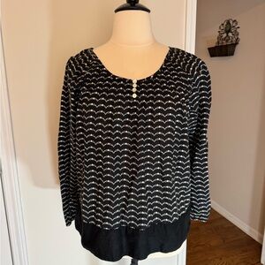 Venezia- size 18/20. Long sleeve. Black and white